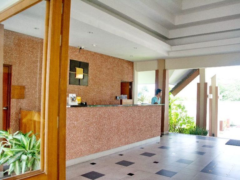 Authong Residence : Lobby