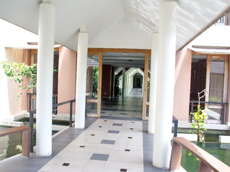 Authong Residence : Lobby