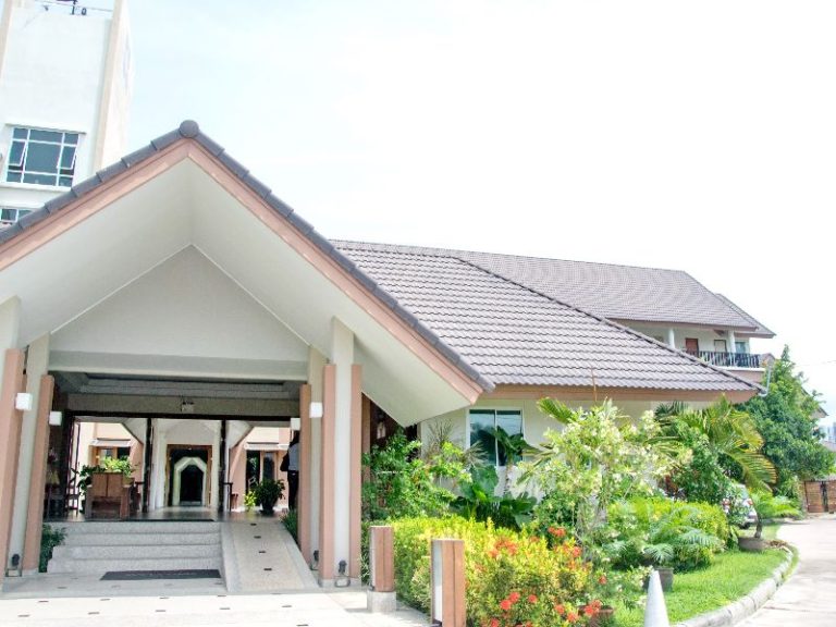 Authong Residence : Exterior