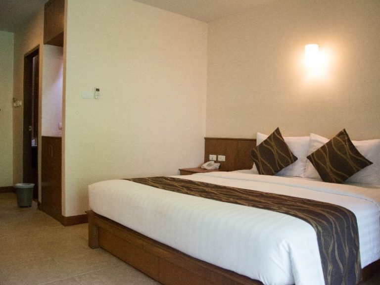 Authong Residence : Superior Room