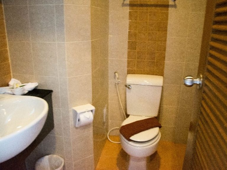 Authong Residence : Standard Room