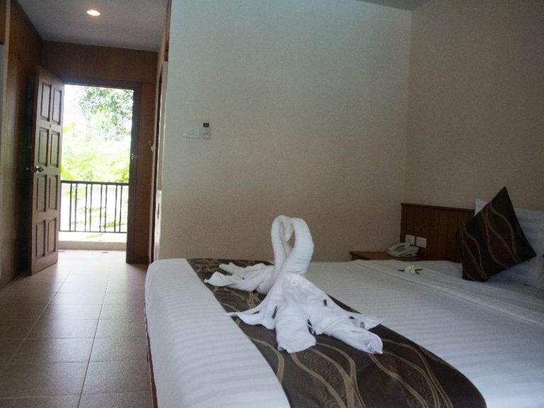 Authong Residence : Superior Room