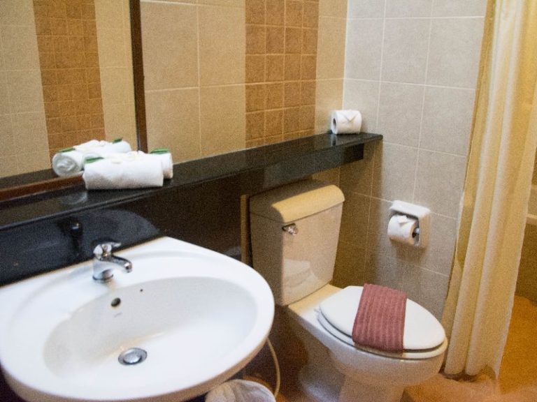 Authong Residence : Superior Room