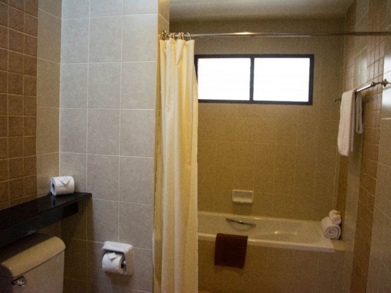 Authong Residence : Superior Room